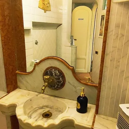 فندق مبيت وإفطار Piazza Cavour Guest House *